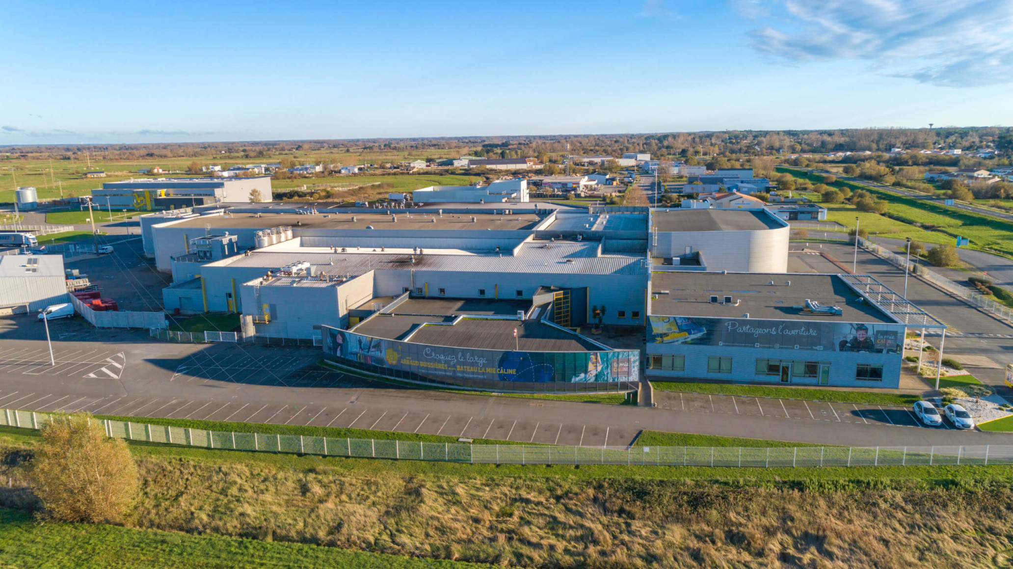 La Mie Caline Saint Jean De Monts Siege Social Photos aérienne Drone - La Mie Câline - Netcom Informatique - Prestataire  informatique et web, smartphone, Drone à St Jean de Monts